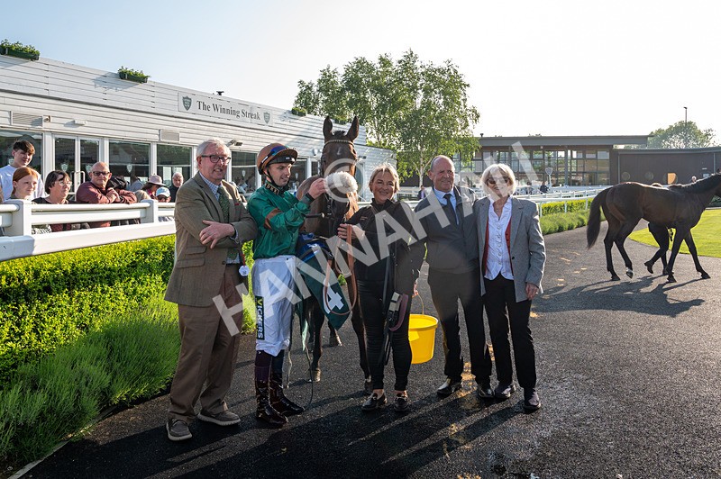 310524-Race 1-Military Girl-2122 - Race 1