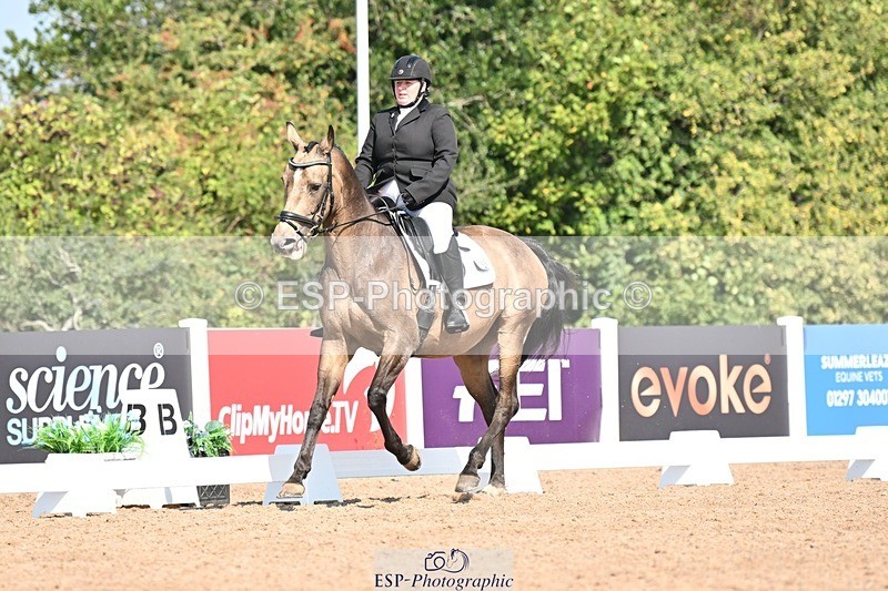 250816-105600-03249 - 093-Jocelyn.GilmoreSpring.lily