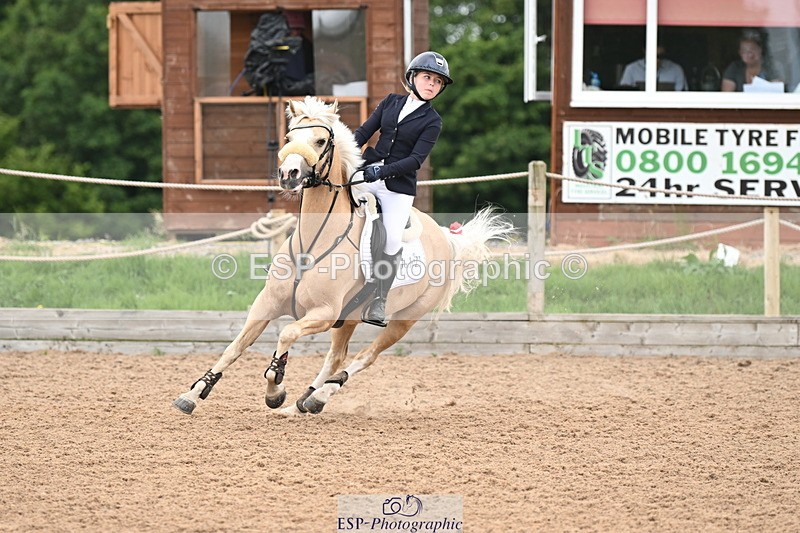 240630A-140027-13953 - Cls 25 HOYS 138cm Qualifier