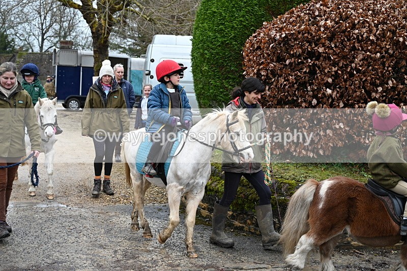 WJ7_9334 - Walk out..