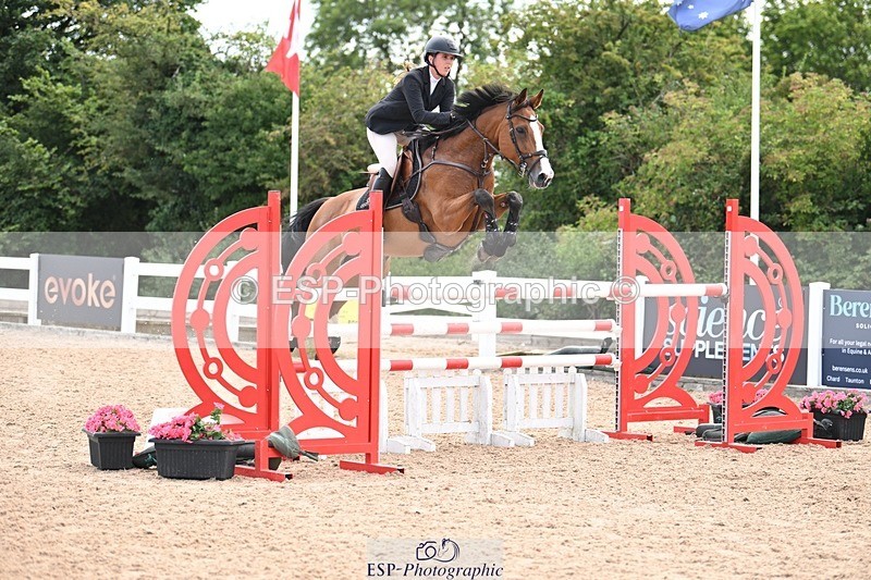250723-155944-01289 - Cls 6 Foxhunter and 1.20m