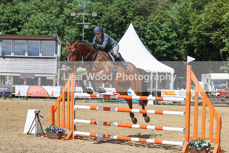 3E7A7429 - Class 8: Senior Newcomers/1.10m open