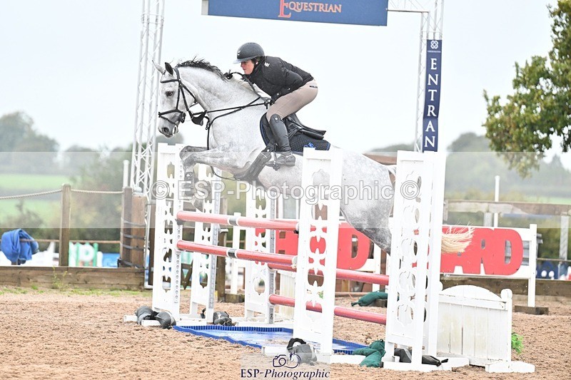 251003-130843-01035 - Cls 3 Foxhunter and 1.20m