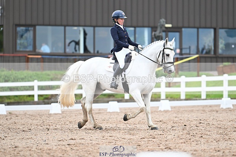 250907-124113-08395 - 067-Laura.PercyConobola.Cascade