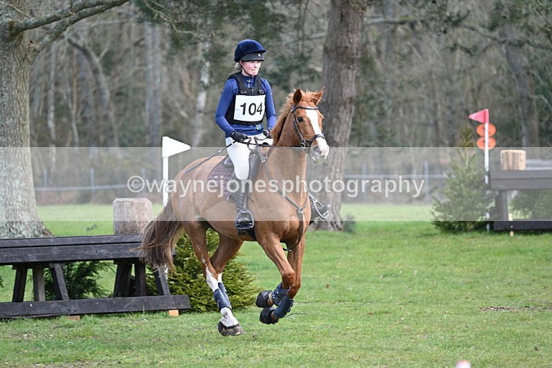 WJ7_0059 - Time 10:13 to 10:38 Times at the Fence