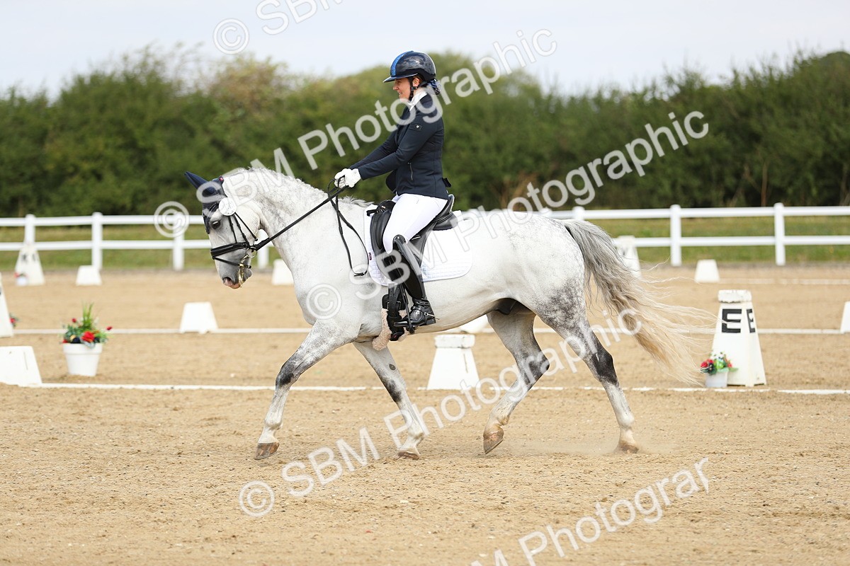 SBM_016406 - Class 13 - Novice 23 - 11.25-12.35