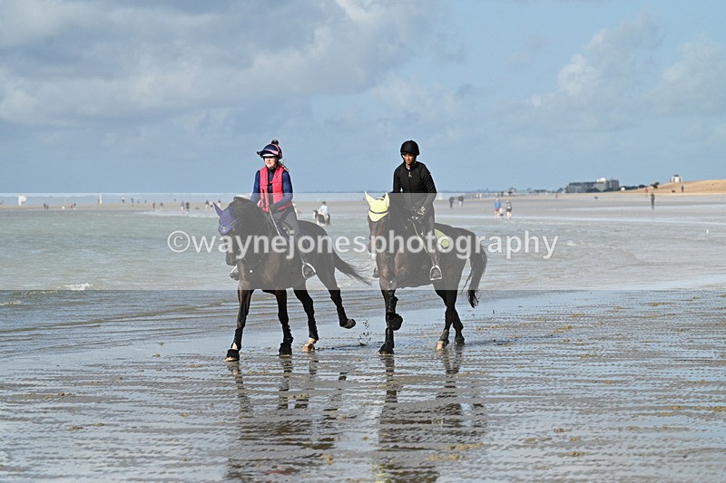 WJ7_4404 - Leigh Kelly & Jade Bennett 25-08-24