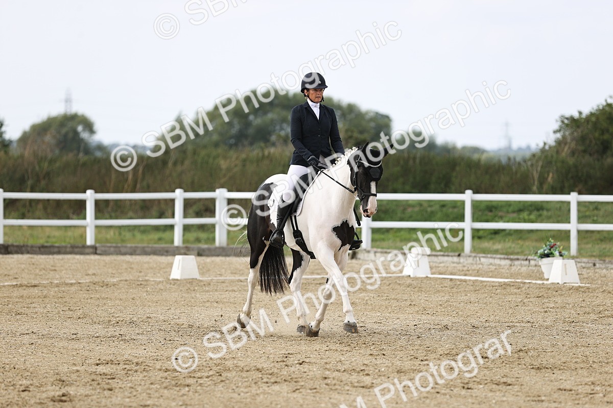 SBM_017964 - Class 14 - Novice 23 - 15.16-16.19