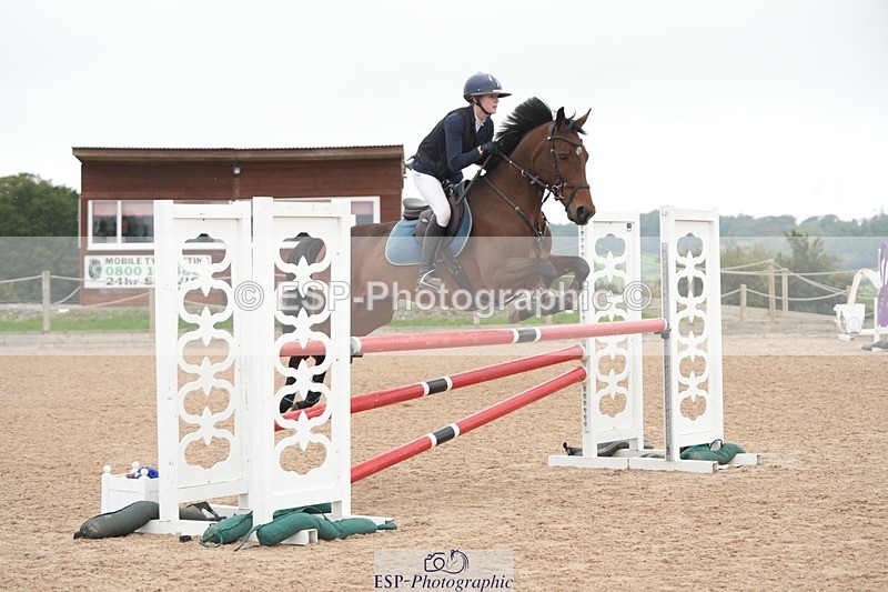 250920-122415-01256 - Cls 10 Pony Foxhunter and 1.10m