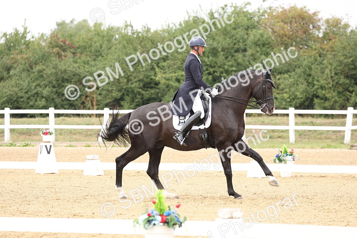 SBM_007634 - Class 9 - FEI INT I - 14.57-15.45