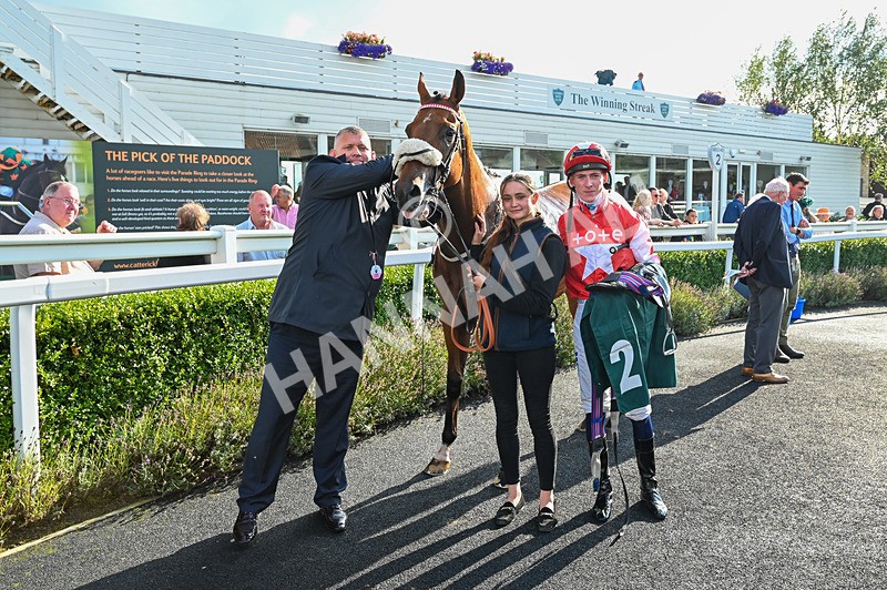 280824-Race 6-Night On Earth-2413 - Race 6