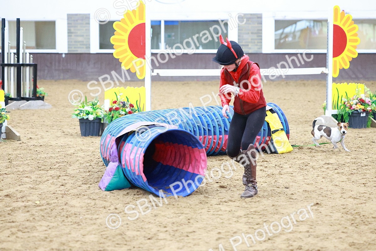 SBM_002107 - Class 3 - Horse & Hound (60cm)