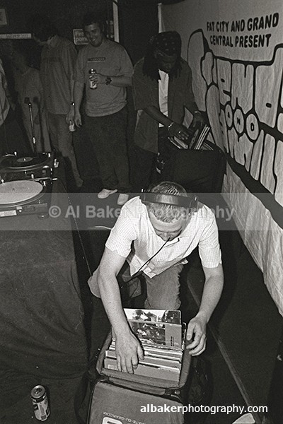 05 - Friends-&-Family @ the-roadhouse 10.05.03