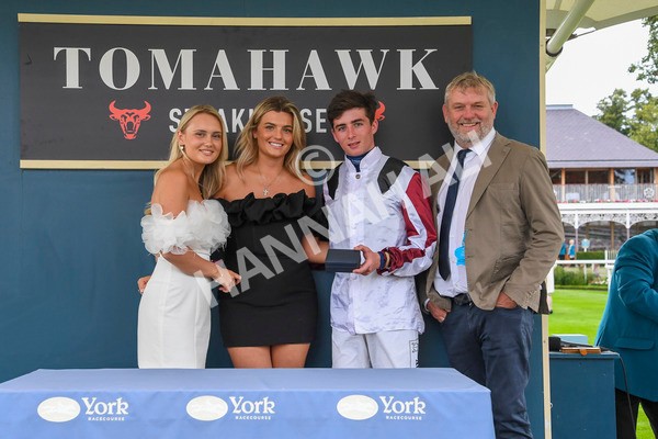 280723-Race 4-Cairn Gorm-0140 - Race 4 6.40pm Tomahawk Restaurants Handicap