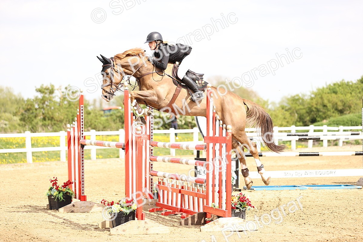  - Class 13 - Senior Foxhunter - 1.20m