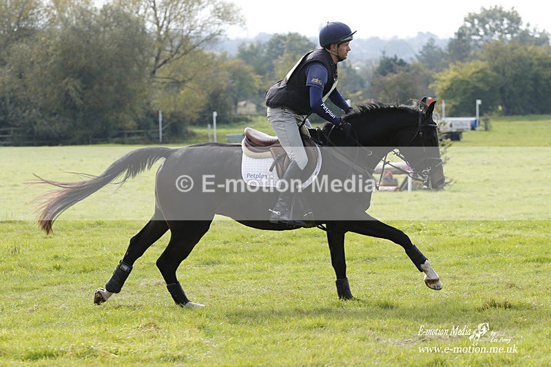  WWHT 171021 2887 - Intermediate (0.90m)  17/10/21