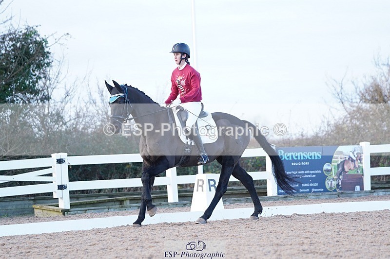 241214-154918-02249 - 131-Alys.Matravers-DARGASONS.MOON.SHADOW