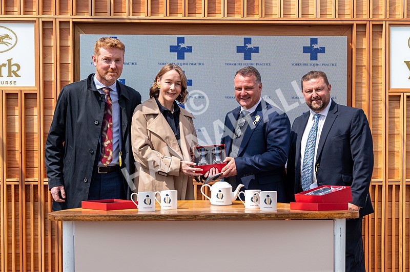 150526-Race 1-Zarathos-2370 - Race 1 1.45pm Yorkshire Equine Practice Handicap