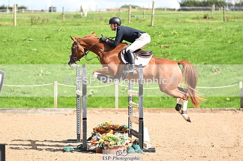 240913A-123533-04389 - Cls 15 Snr Foxhunter