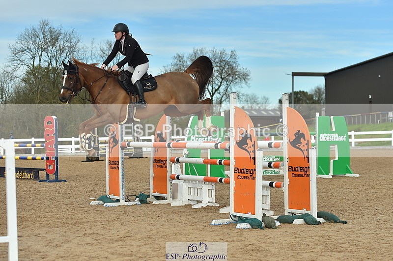 231111A-123800-01911 - Cls 12 Newcomers & 1.10m Open