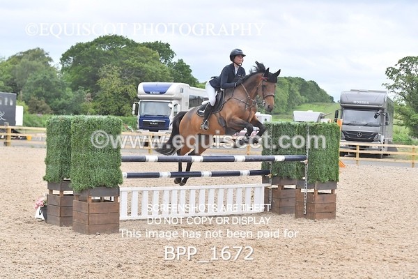BPP_1672 - FRI CLASS 4 Senior Newcomers/ 1.10m Open