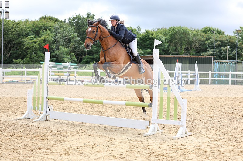 3E7A4298 - Class 7: Senior Newcomers/1.10m open