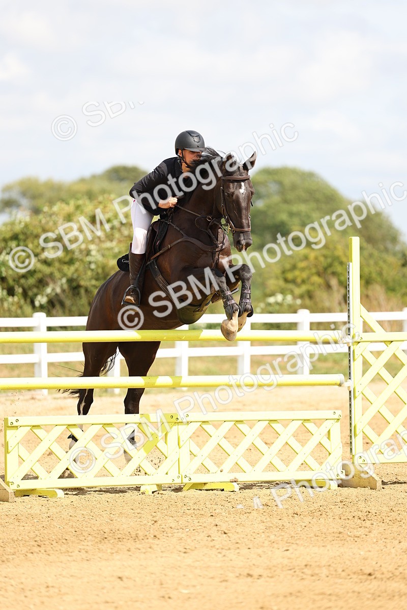 SBM_010486 - Class 4 - Senior Foxhunter - 1.20m Open