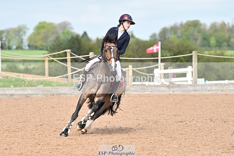 240506A-111501-08483 - Cls 3  Pony Discovery & 90cm Open