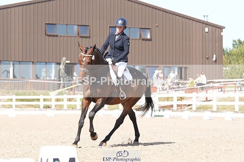 250817-155249-11827 - 204-Lysanne.VaseCafino