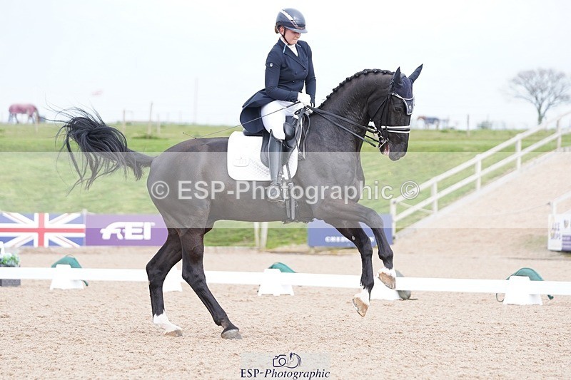 250403-143034-02948 - 027-Zoe.Sleigh-Zall.stensvang