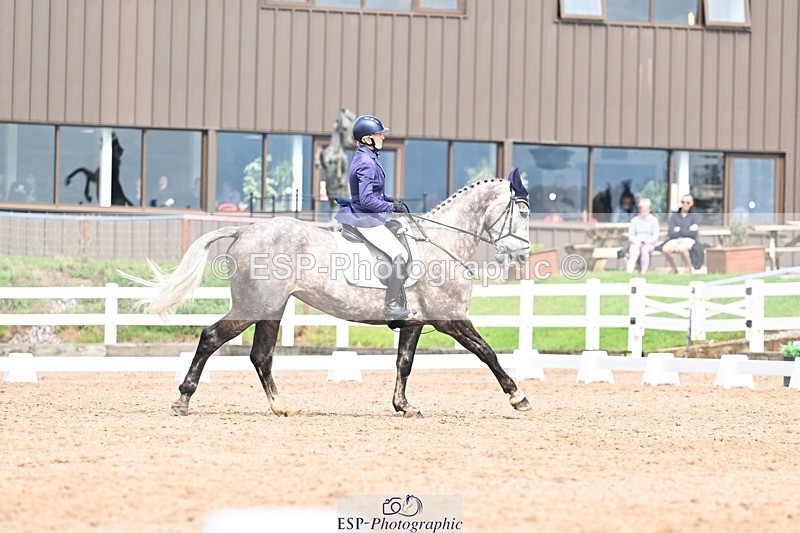 250907-133418-08530 - 008-Caroline.LynchHio.Easter.Rose