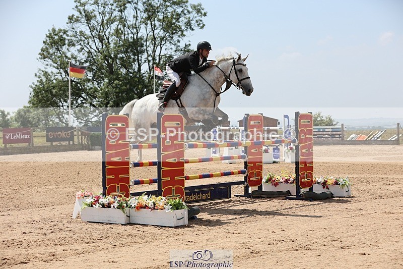 250725-134033-03023 - Cls 3 Snr Foxhunter