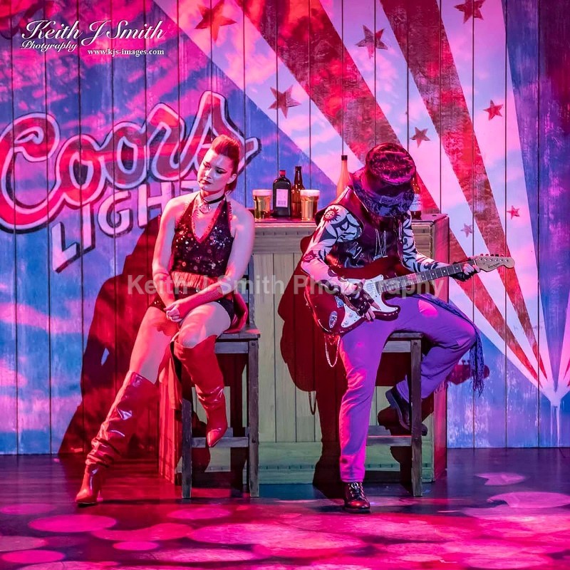 7KJS0048 - Ambition show team