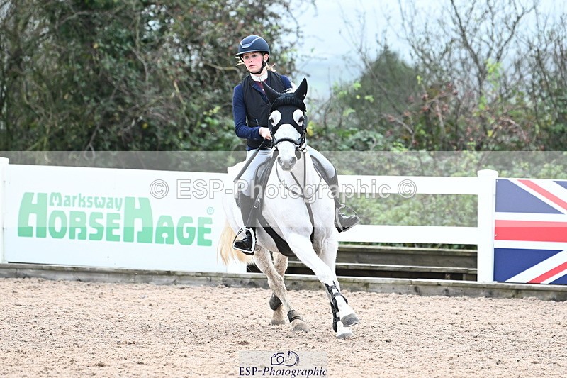 231118A-140534-03270 - Cls 9 Foxhunter & 1.10m Open