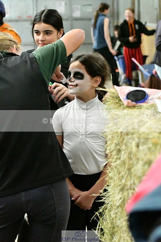 230804A-095402-01531 - Stable Shots