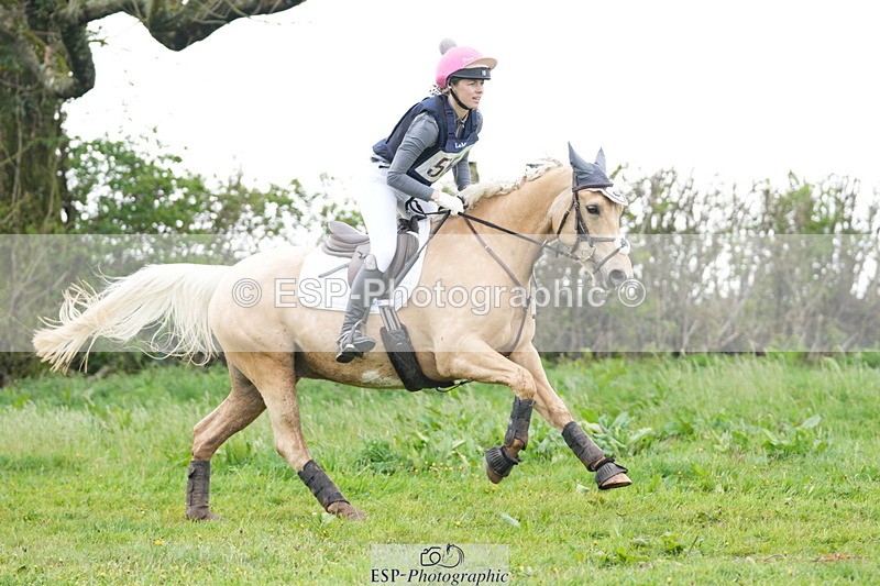 250419-095608-08282 - 554-Lauren.Reason-MERLYNS.CUSTARD.CREAM