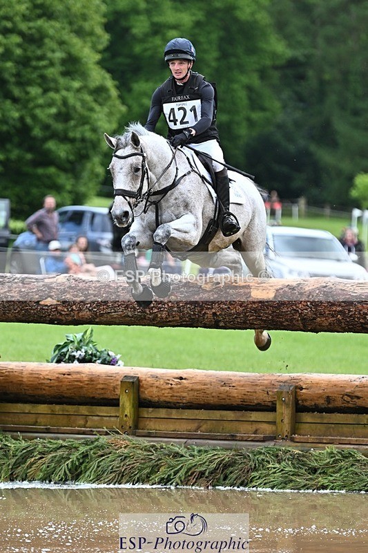 240526-132727-22874 - 421-ASK_FOR_MANCHIER-Tom_Jackson