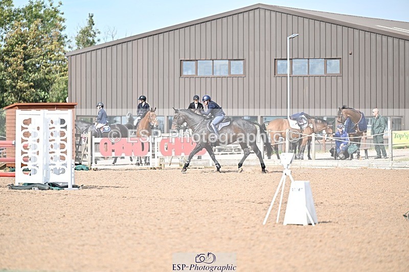 251001-133051-00345 - Cls 4 Newcomers and 1.10m Open