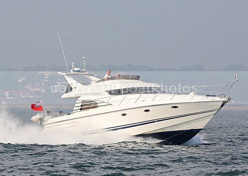 140907 SUNSEEKER MANHATTAN WT7A5638 - Flybridge Cruisers