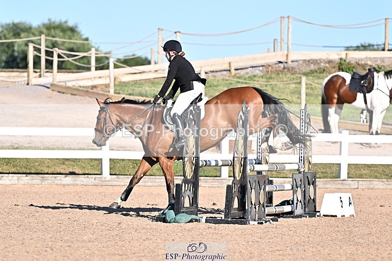 250708A-183809-00608 - 90cm Classes