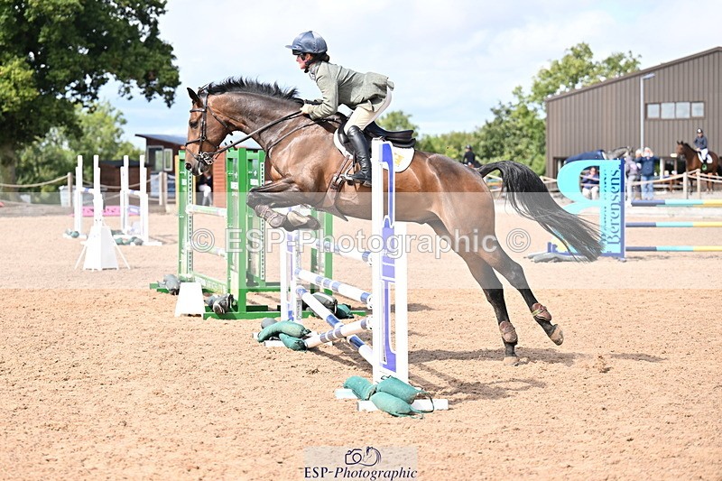 250827B-133720-00610 - Cls 4 Snr Newcomers 1.10m