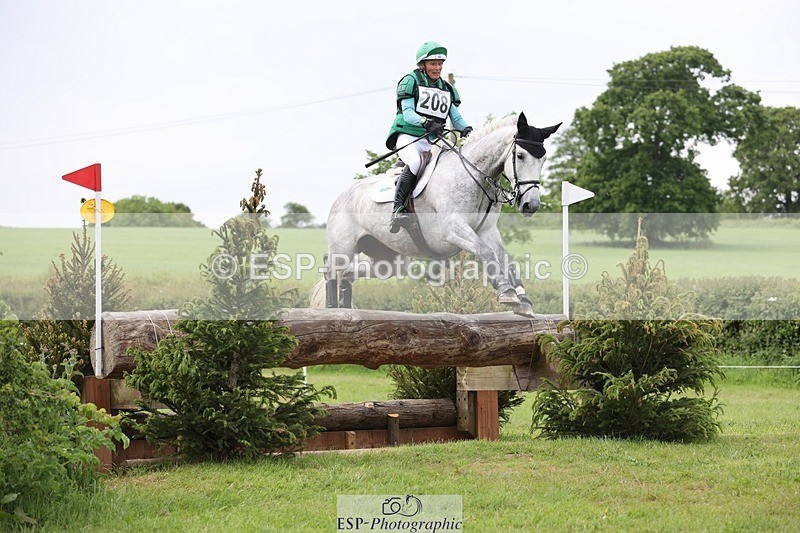 240525-145836-16446 - 208-KING_LOUIS-Mary_King