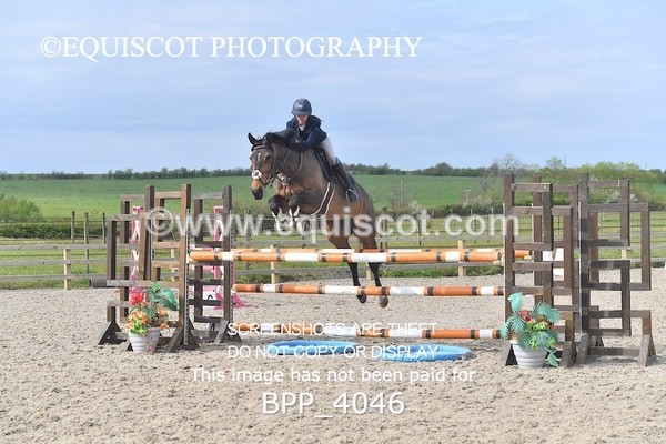 BPP_4046 - CLASS 9 - FRI - Senior Newcomers/ 1.10m Open