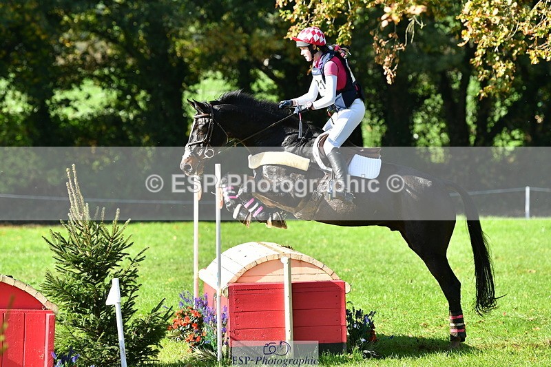 251025A-122906-19664 - F-421-Isabella.Hooton