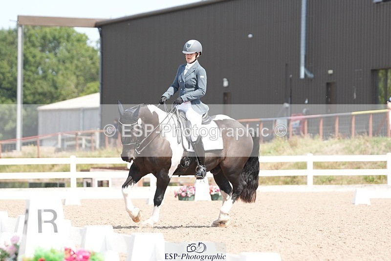 250817-122417-09051 - 163-Hannah.TownleyThe.Domino.Effect