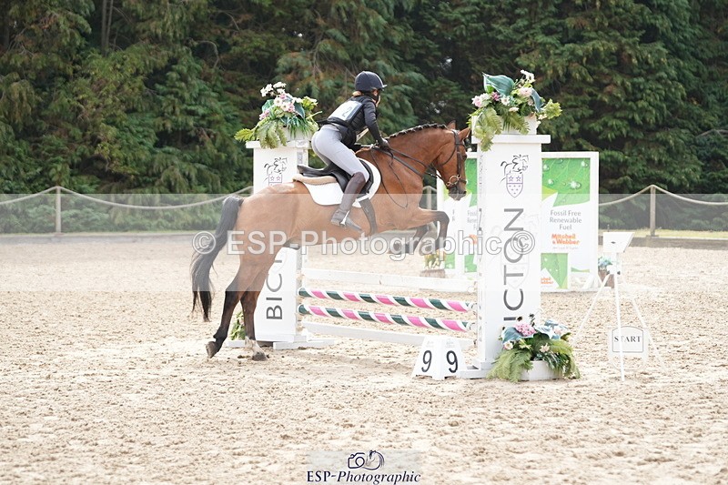 250824A-104418-34878 - 2002-Florence.Dovey-Moneyhills.Pageant