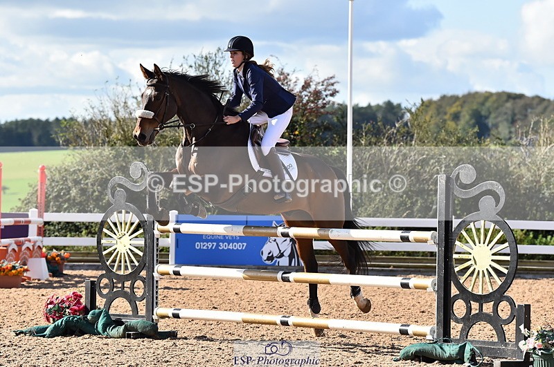 231014A-142644-05290 - Cls 15 1.05m Amateur Q 2nd R