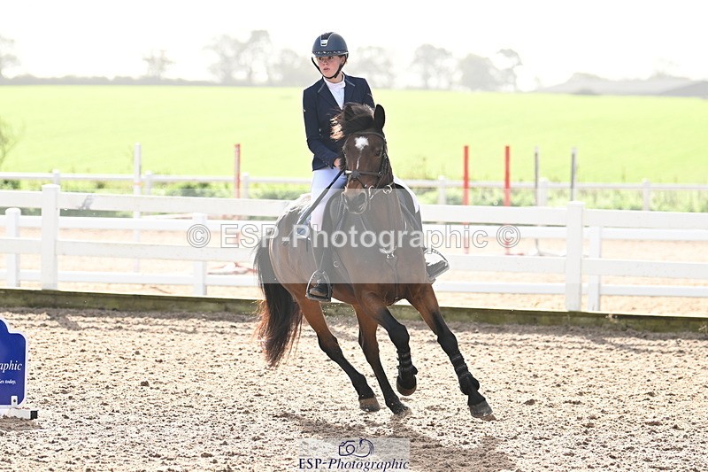 241026A-114101-00753 - SAT Cls 8 Pony Discovery and 90cm Open