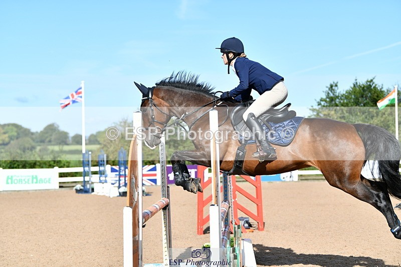 240913A-100448-03092 - Cls 20 Snr British Novice and 90cm Open