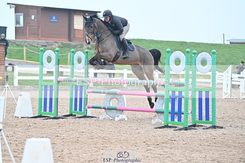 240113A-130620-02115 - Cls 12 Newcomers and 1.10m Open